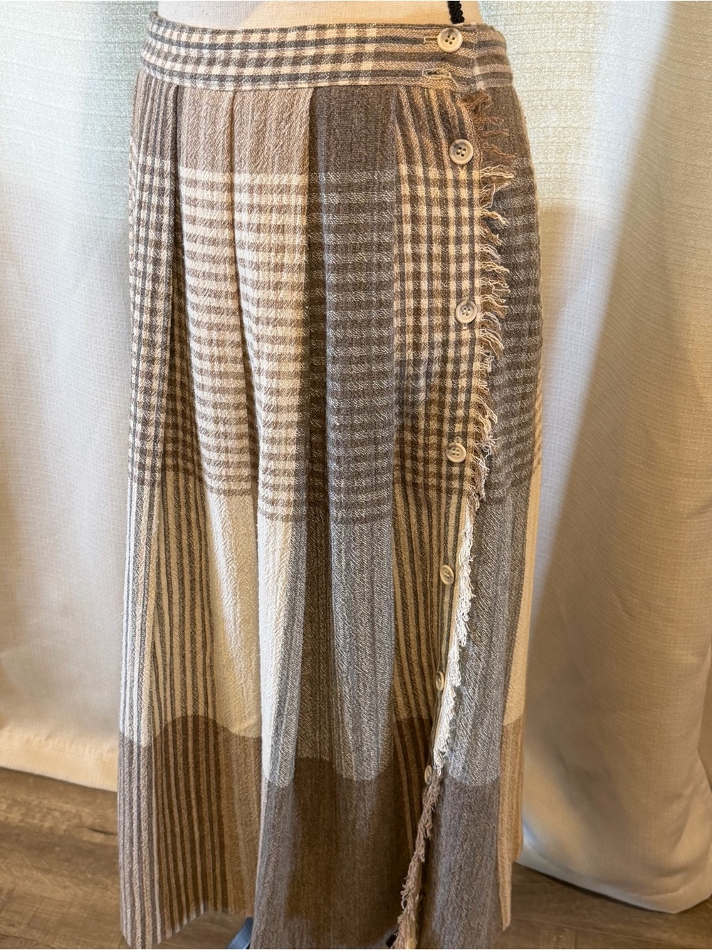 Liz Claiborne Plaid Wool Brown Beige Gray Wrap Midi Pleated Skirt Vintage Sz 14 - Picture 4 of 7